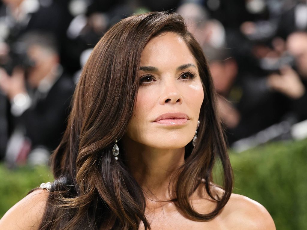 lauren-sanchez-shares-glamorous-paris-moments-as-first-wedding-anniversary-with-jeff-bezos-nears