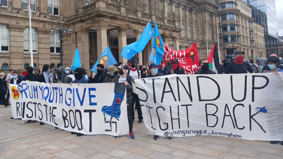 birmingham’da-fasist-yuruyuse-karsi-yuzlerce-kisi-sokaga-cikti