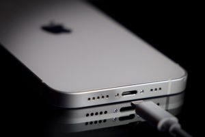 a-new-unpatchable-flaw-in-apple-chips-opens-the-door-to-an-iphone-jailbreak -|-techcrunch