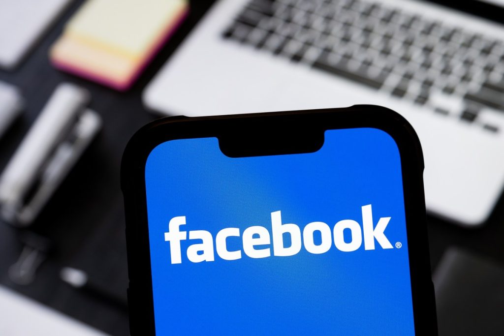 facebook-rolls-out-an-ai-companion-app-for-creators-|-techcrunch