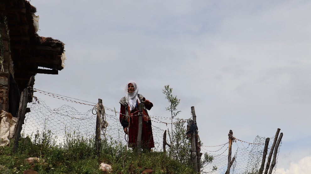 oglunun-mezar-hasretiyle-goctu:-geriye-koyu-ve-tek-odali-evi-kaldi