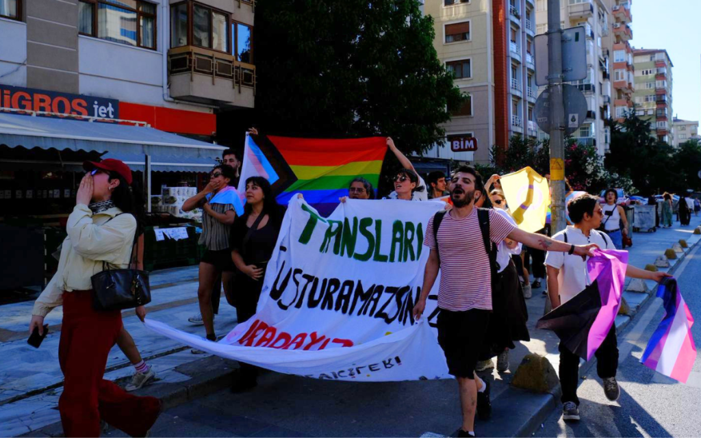 istanbul-pride-march-held-in-kadikoy-despite-obstacles
