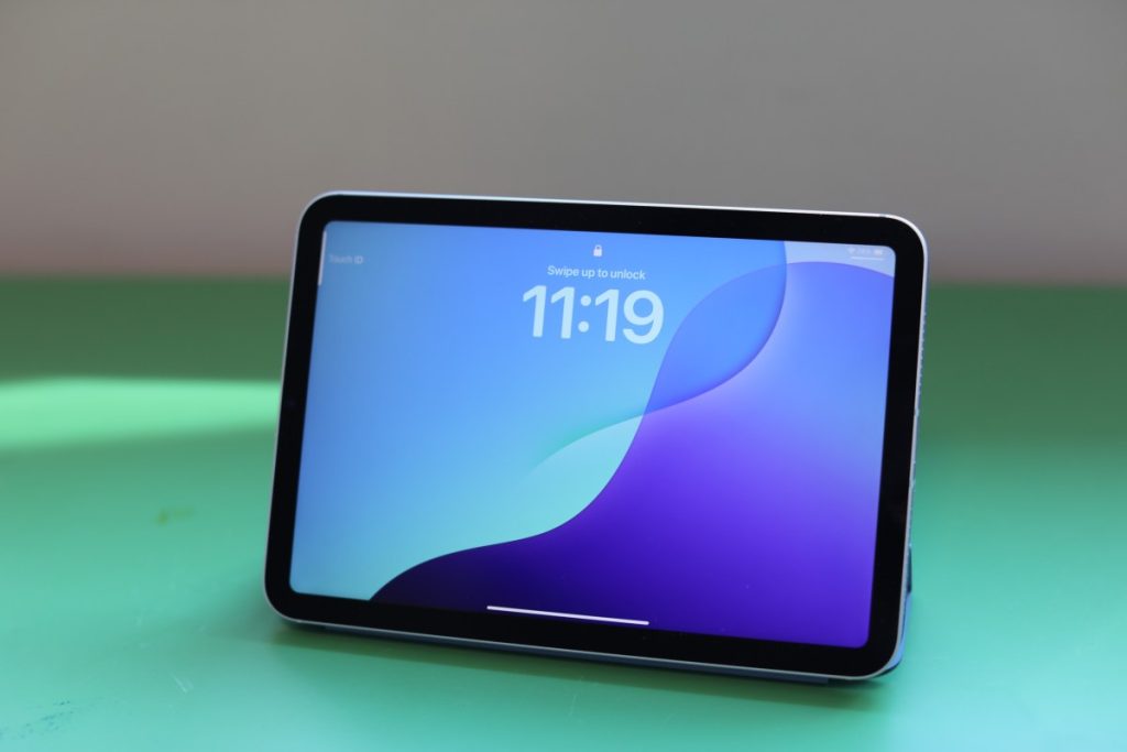 apple-is-reportedly-planning-new-ipad-pro-and-macbook-pro-releases-early-next-year-|-techcrunch