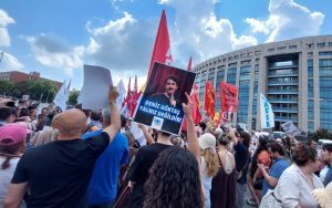deniz-goktas-formally-arrested-after-explaining-controversial-standup-jokes-during-interrogation