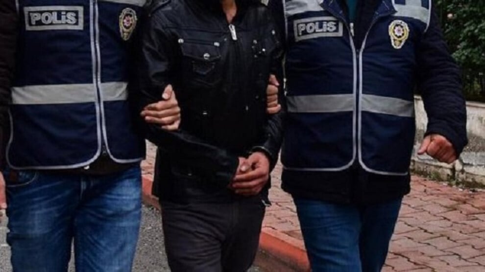 siyasetciler,-akademisyen-ve-gazeteciler-gozaltinda