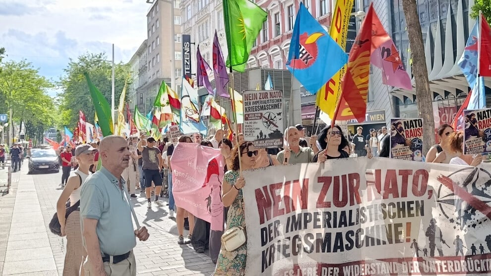 viyana’da-nato’nun-savas-politikalari-protesto-edildi