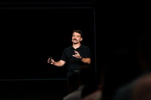 vercel-ceo-guillermo-rauch-on-the-fight-to-split-off-models-from-agents-|-techcrunch