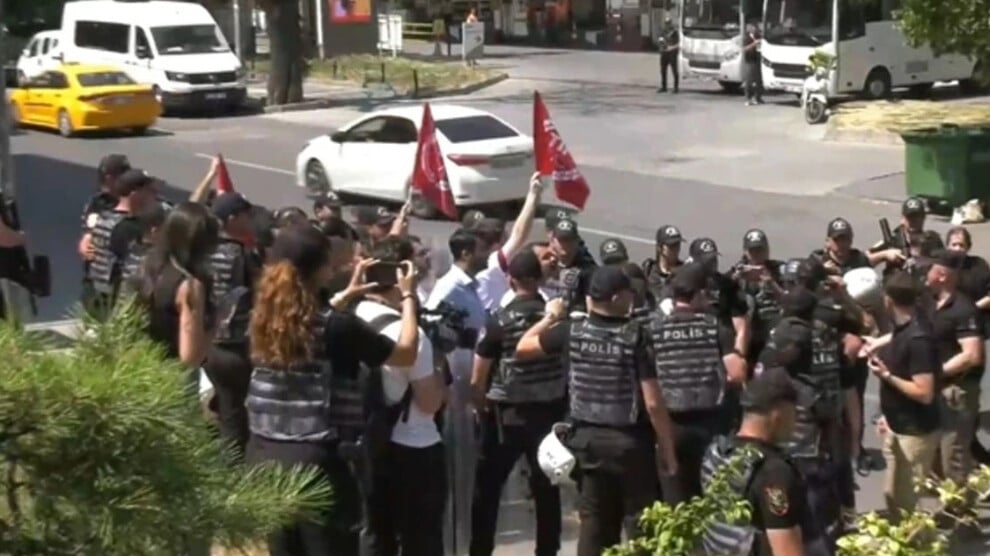 nato-protestosu:-cok-sayida-kisi-gozaltina-alindi