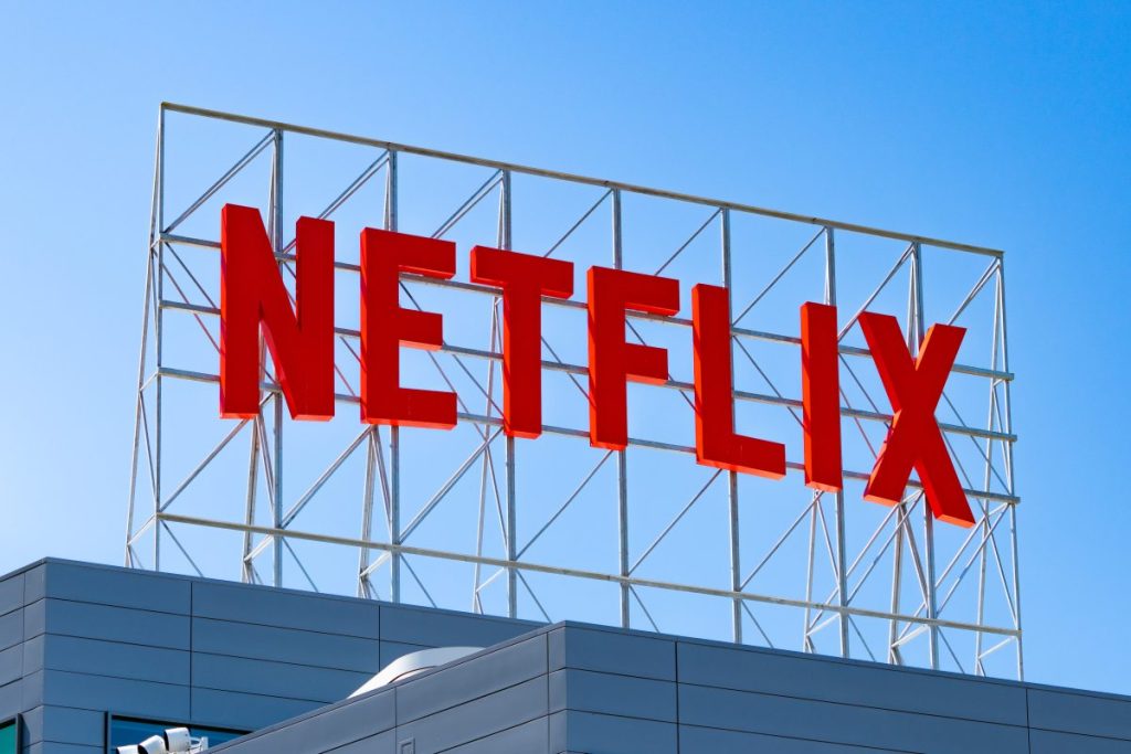 netflix-invented-binge-watching-now-it-may-have-outgrown-it.-|-techcrunch