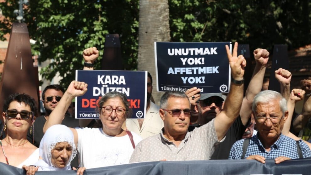 ankara-gar-katliami’nda-yasamini-yitirenler-izmir’de-anildi