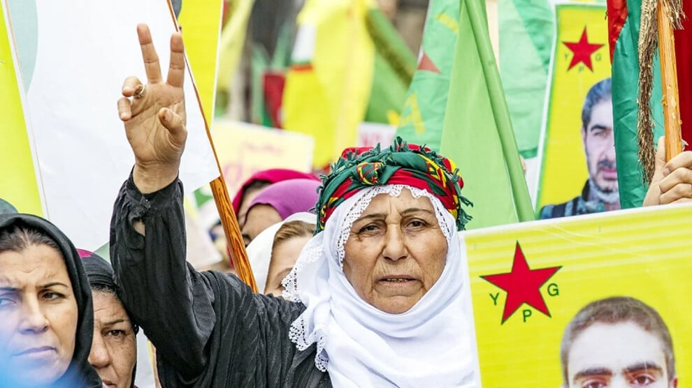 direnen-kadin-devrimi:-rojava