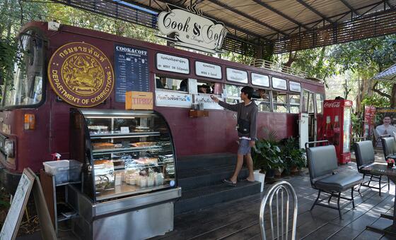 baristas-behind-bars:-thai-prisoners-brew-a-path-back-to-daily-life