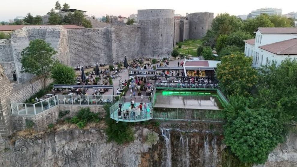 amed-buyuksehir-belediyesi’ne-ait-sosyal-tesise-silahli-saldiri