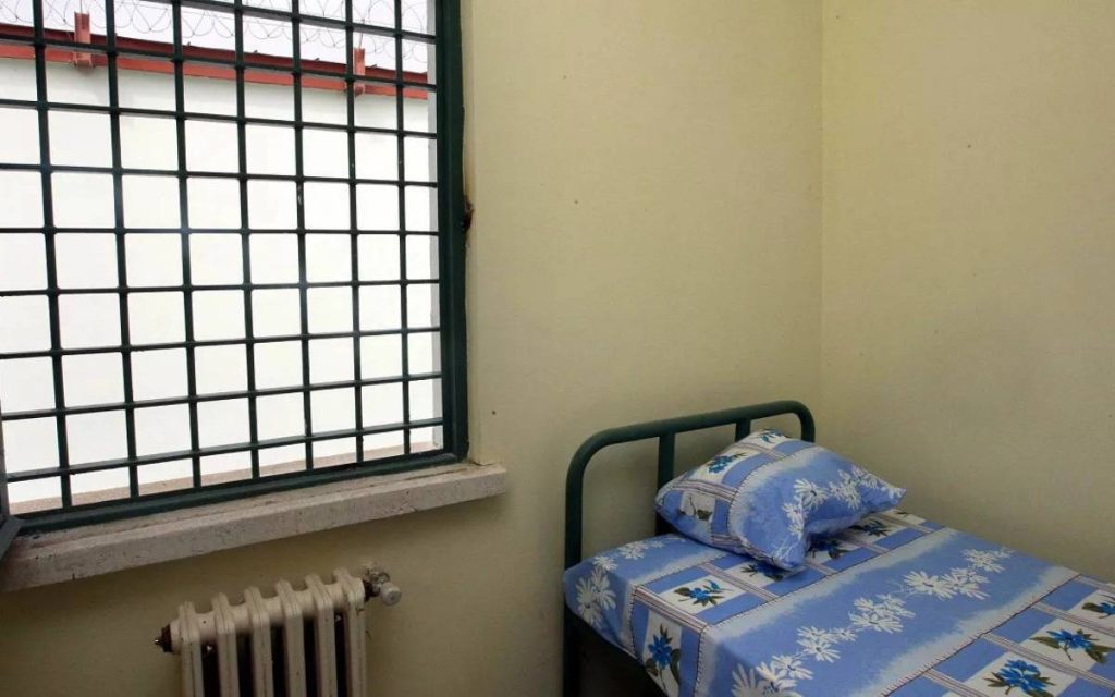 why-can’t-prisoners-take-purchased-belongings-with-them-when-transferred?