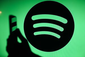 spotify-expands-ai-remix-and-covers-project-with-merlin-partnership-|-techcrunch