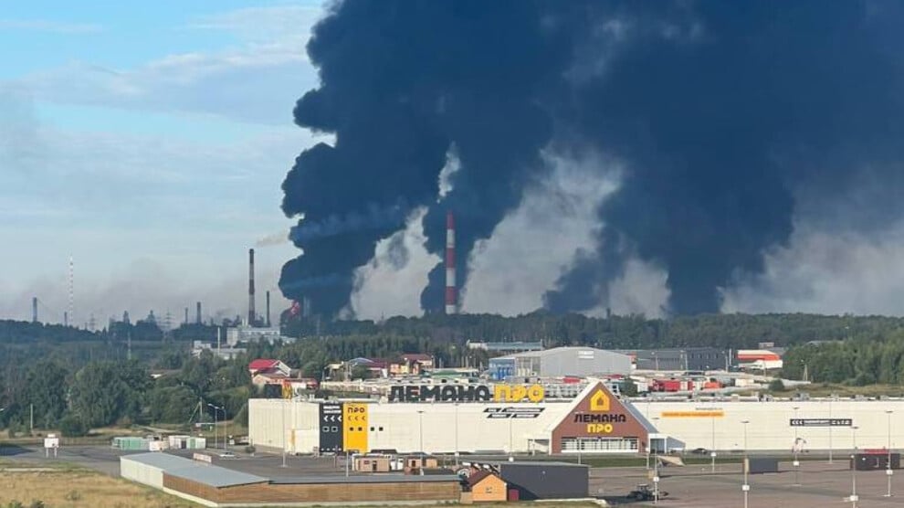 zelenskiy:-rusya’nin-petrol-tesislerini-1.300-kilometre-derinlikte-vurduk