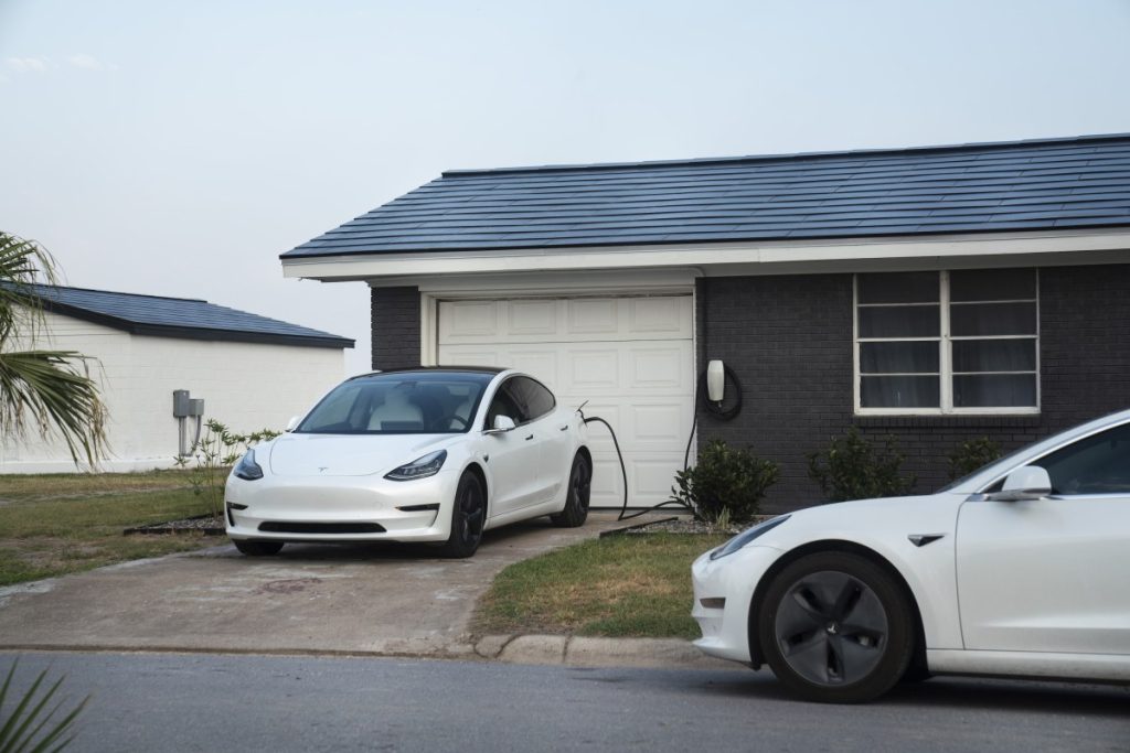 tesla’s-solar-roof-is-dead-—-here’s-what-went-wrong-|-techcrunch