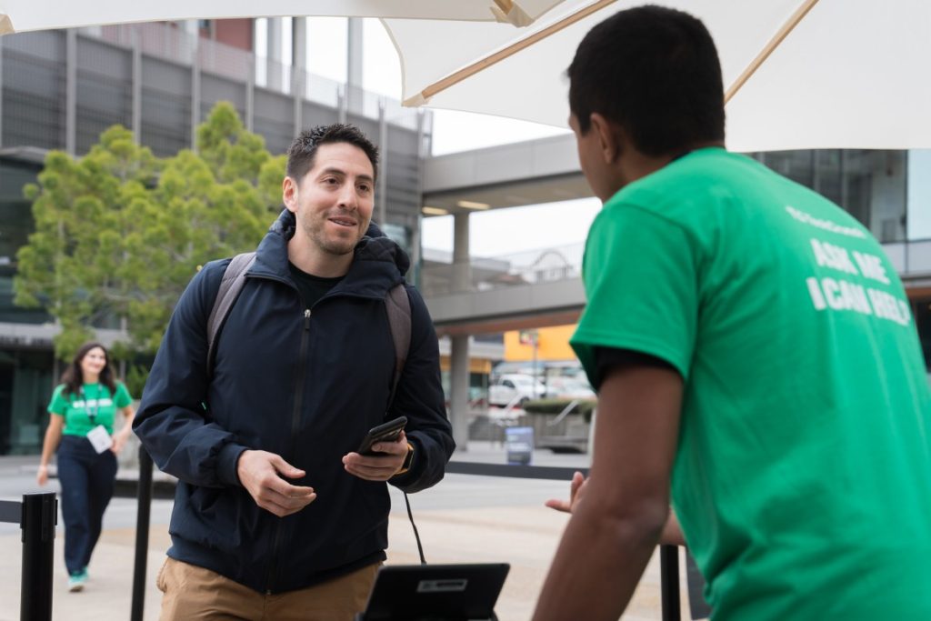 volunteer-at-techcrunch-founder-summit-in-boston-|-techcrunch