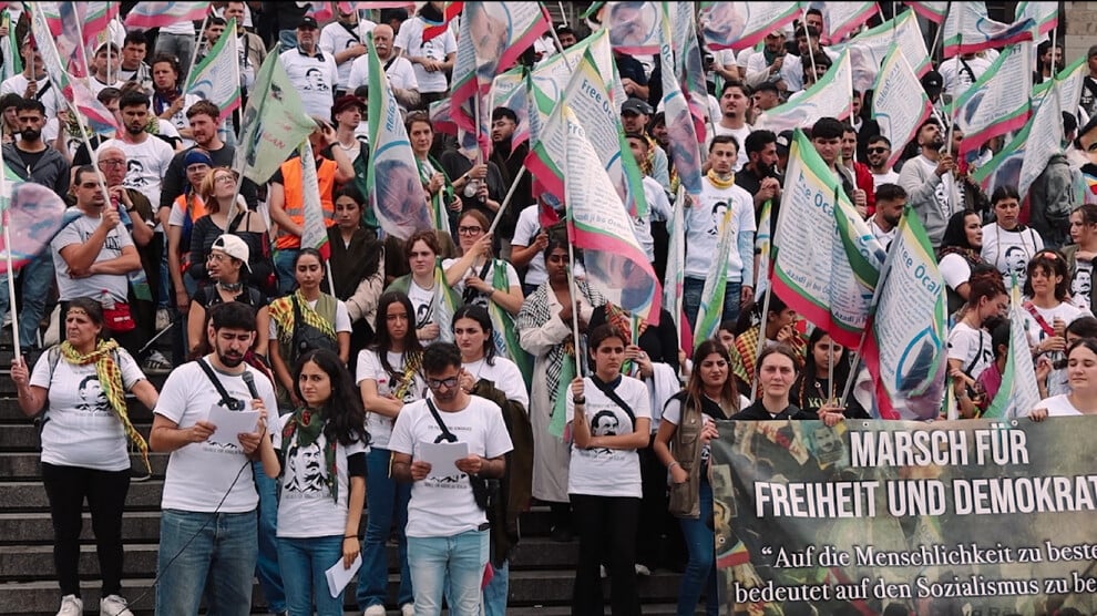 gencler:-onder-apo’nun-ozgurlugu-baris-ve-demokratik-cozum-icin-vazgecilmezdir