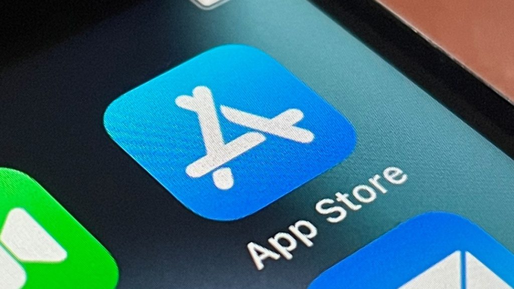 phil-schiller’s-app-store-exit-reportedly-driven-by-wariness-over-future-plans-|-techcrunch