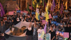 maxmur’da-binlerce-kisi-rojava’daki-provokasyonlara-karsi-yurudu