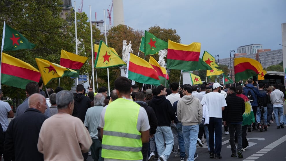 kurt-gencleri-berlin’de-rojava-icin-yurudu