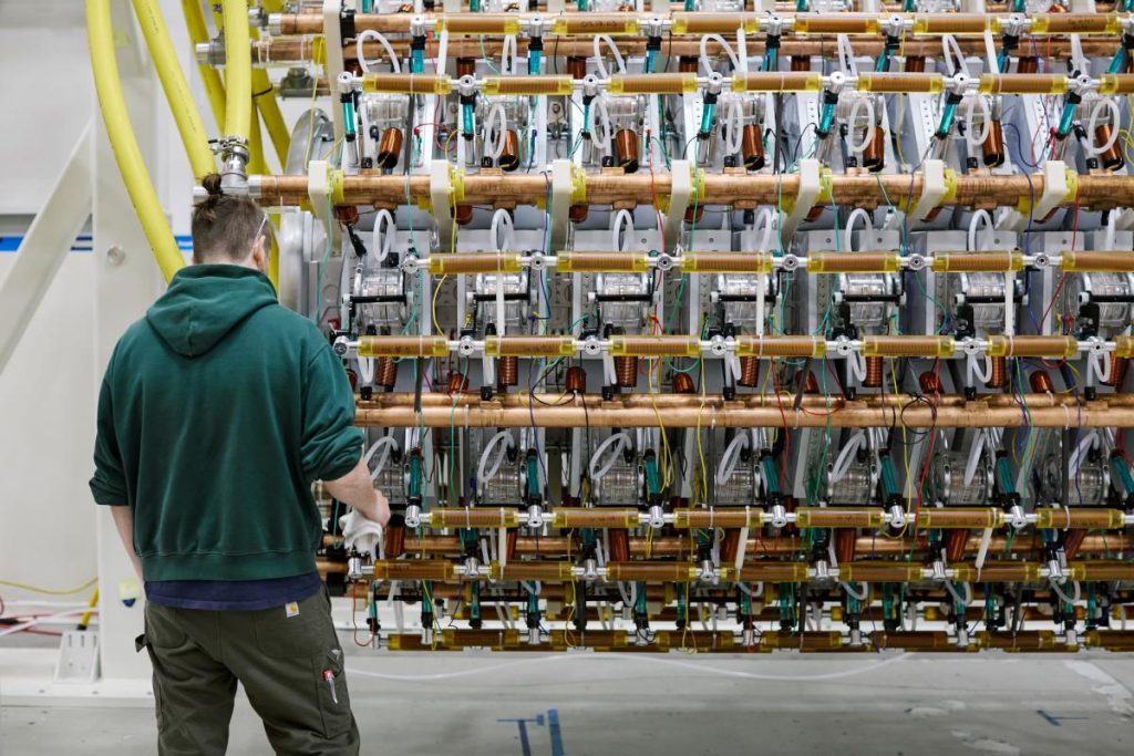 fusion-power-startups-find-new-partners-in-the-defense-world-|-techcrunch