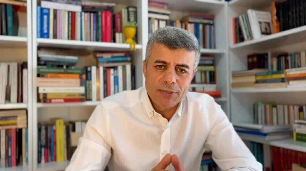 ‘surecin-demokratik-anayasa-ve-demokratik-cumhuriyet-temelinde-ilerlemesi-gerekiyor’