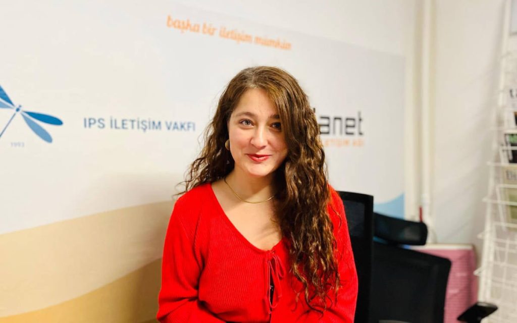 journalist-tugce-yilmaz-wins-musa-anter-award-for-report-on-discrimination-against-trans-teacher