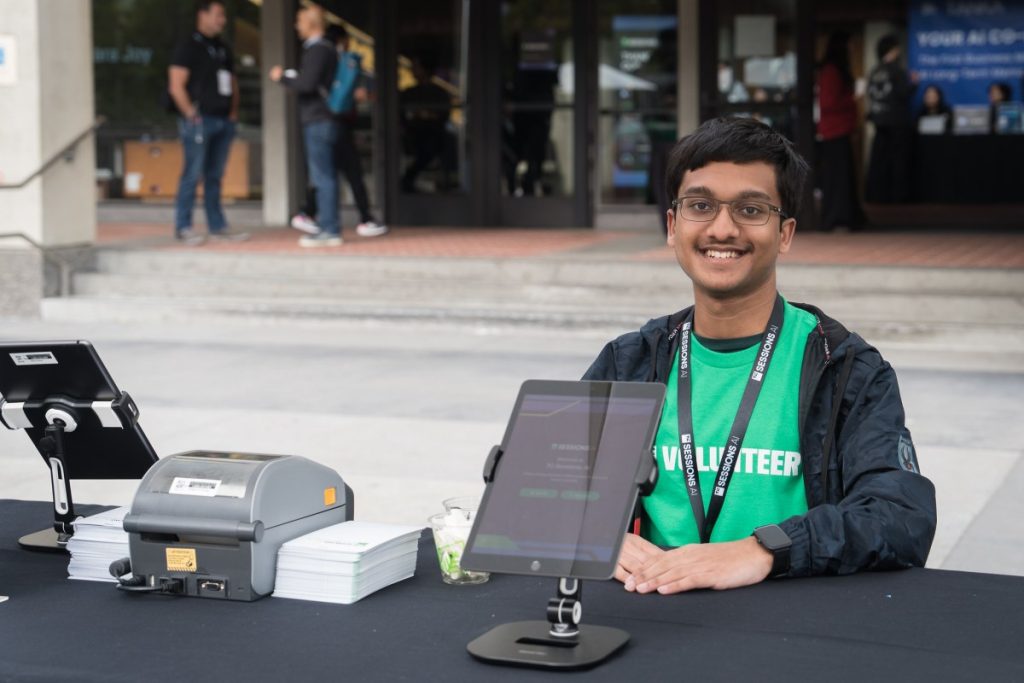 last-call:-disrupt-volunteer-application-closes-soon -|-techcrunch