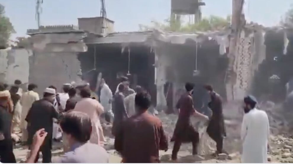 pakistan’daki-saldirida-en-az-31-kisi-hayatini-kaybetti
