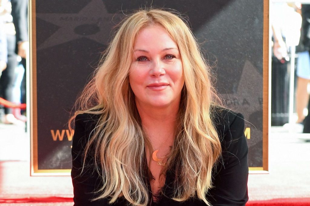 christina-applegate-debuts-stunning-hair-transformation-after-months-out-of-the-spotlight