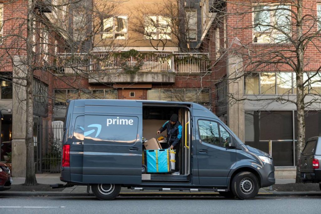 if-amazon-doesn’t-know-how-to-eliminate-carbon-emissions,-then-who-does?-|-techcrunch