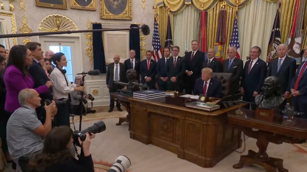 trump-iran’i-yine-tehdit-etti:-‘ya-anlasma-ya-yeniden-saldiri’
