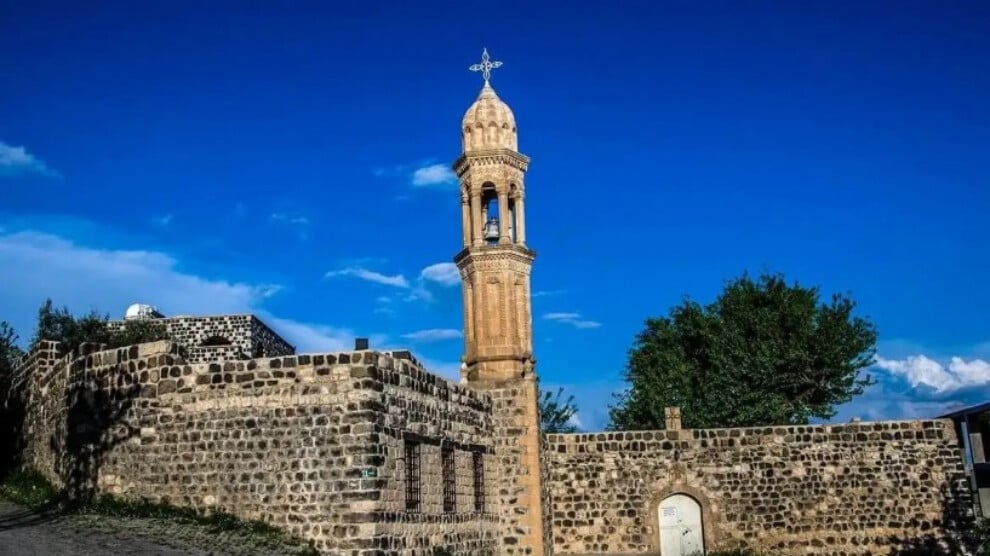 hezex’te-suryanilere-ait-evler-yikildi,-kilise-misafirhanesi-muhurlendi