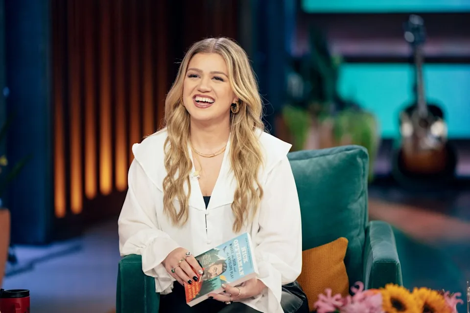kelly-clarkson’s-‘pretty-woman’-shopping-experience-in-brooklyn-leaves-singer-furious