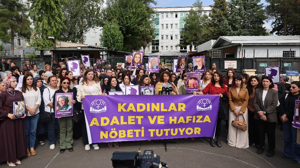 kadin,-adalet-ve-hafiza-nobeti-ikinci-haftasinda