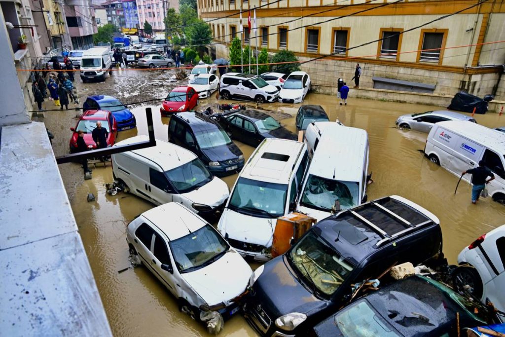 istanbul-floods:-death-toll-rises-to-two-amid-heaviest-rainfall-in-45-years