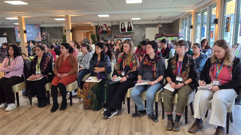 jineoloji-konferansi:-komunal-toplum-orgutlu-kadin-mucadelesiyle-insa-edilecek