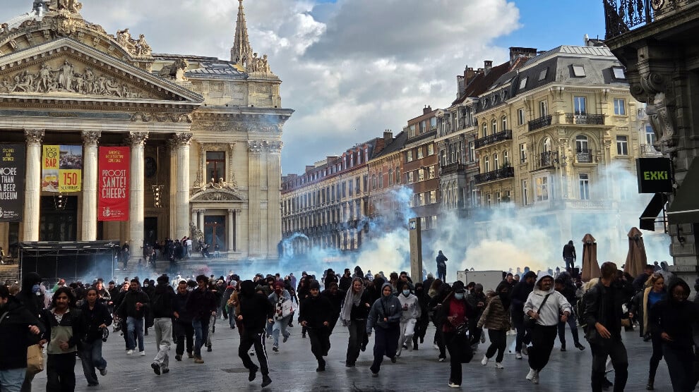 belcika’da-siddetli-protestolar:-bruksel’de-araclar-yakildi,-liege’de-45-gozalti
