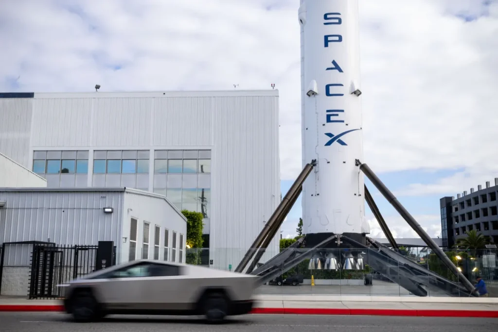 spacex-and-tesla-boards-form-special-committees-to-review-merger-|-techcrunch