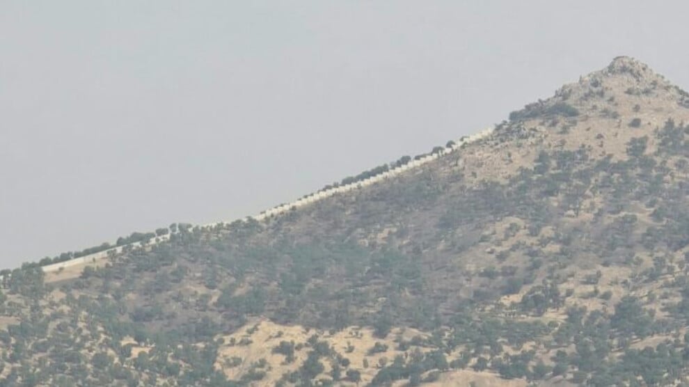 iran,-basur-ve-rojhilat-sinirinda-duvar-oruyor