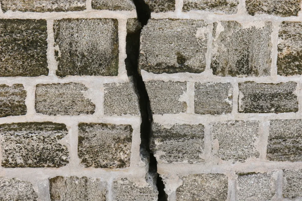cracks-are-emerging-in-the-ai-spending-boom-|-techcrunch